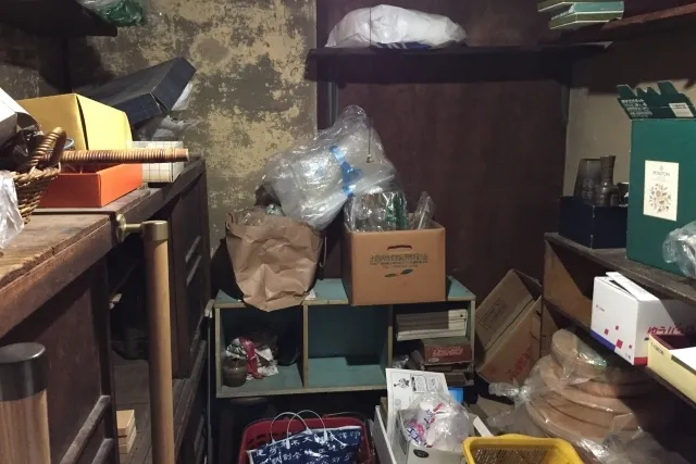 部屋に残された大量の荷物